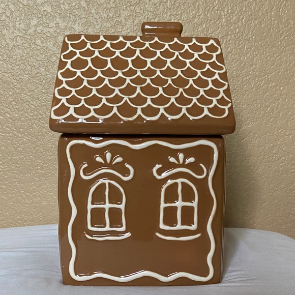 Gingerbread House Cookie Jar - Brown and White - Picture 4 of 6